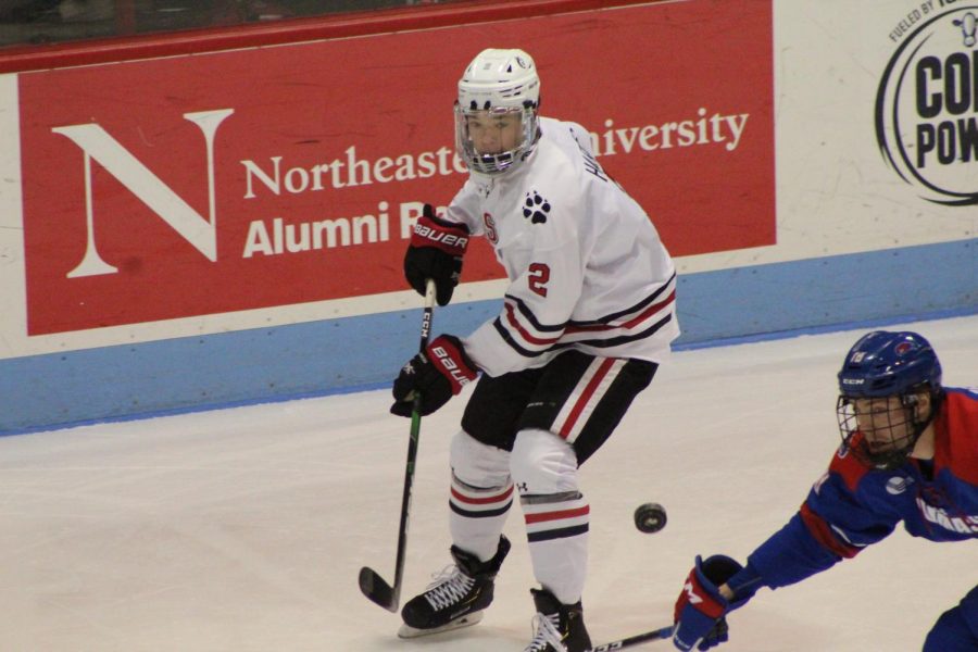 Sophomore defender Jordan Harris contributed offensively to the Huskies last night with two assists. 